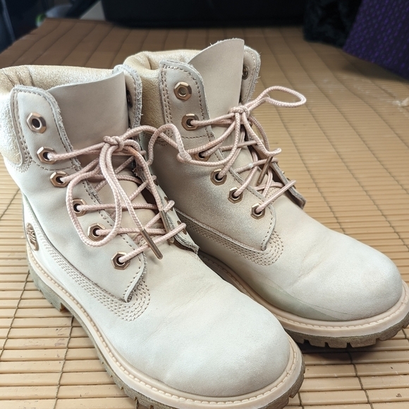 Timberland "Nellie" Waterproof Chukka Women's Size 6.5M light bubblegum Pink Nub - Picture 1 of 12